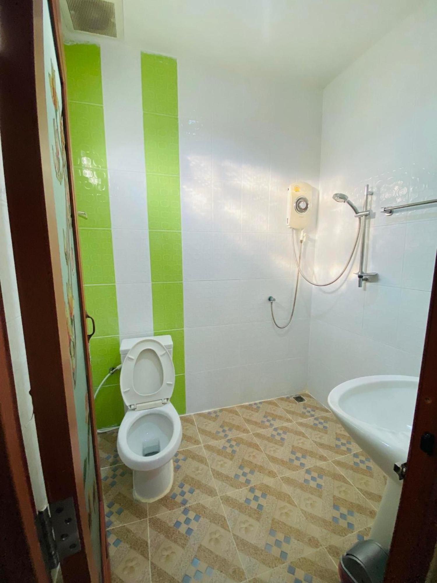 Huan Soontaree Hotel Ban Phe Ngoại thất bức ảnh